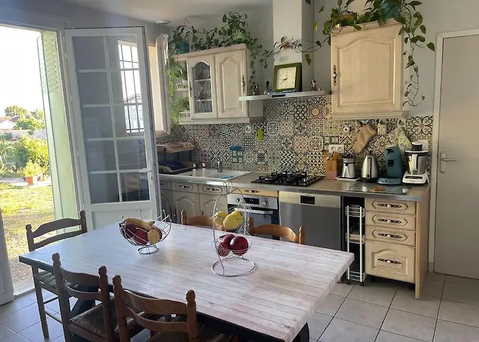 Semesterbostad Maison De A